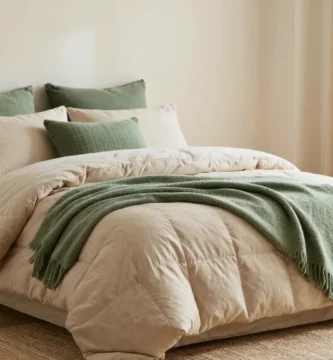17 Beige and Green Bedding Ideas for a Soft Look