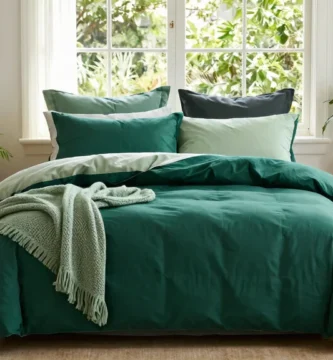 17 Green Accent Bedding Ideas